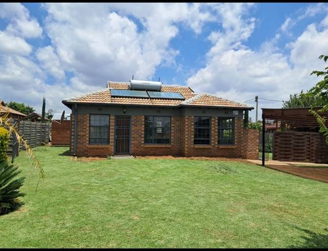 3 BEDROOM HOUSE FOR SALE IN CLAYVILLE